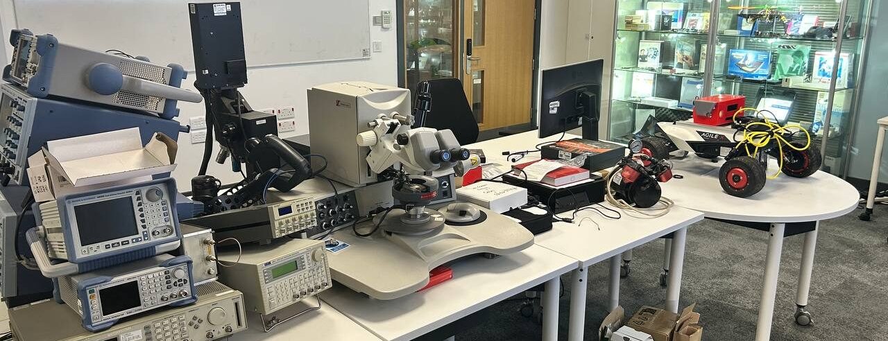 Microscope and robotic platforms in the centre&rsquo;s laboratory